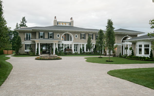 luxury home with expansive driveway