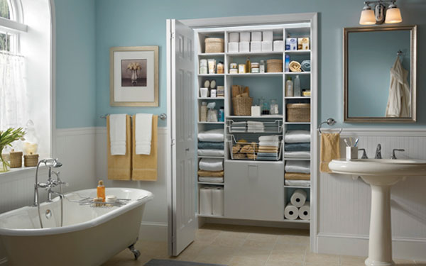 Large luxury master bath with open and spacious linen closet