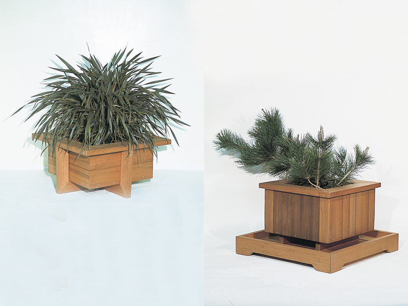 Arts and Crafts Plan Front of Home Redwood Planters