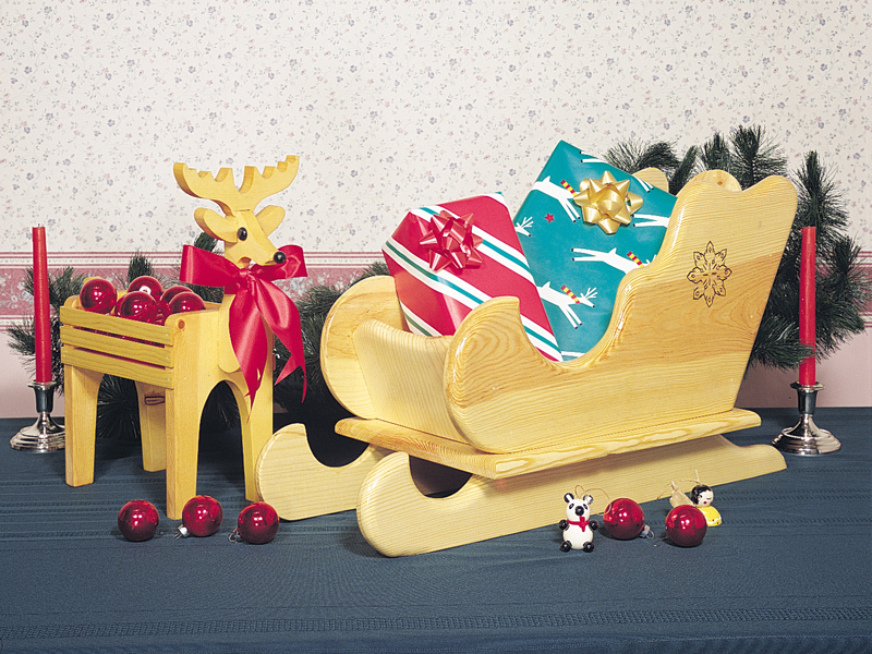 Traditional Plan Front of Home Table-Top Sleigh