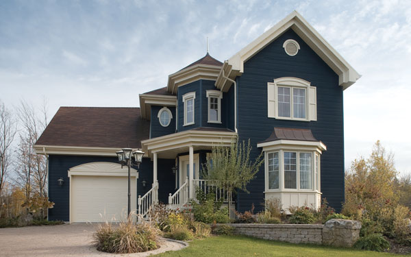 Victorian home design with bay window