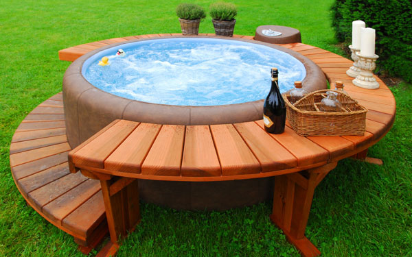 freestanding luxury hot tub