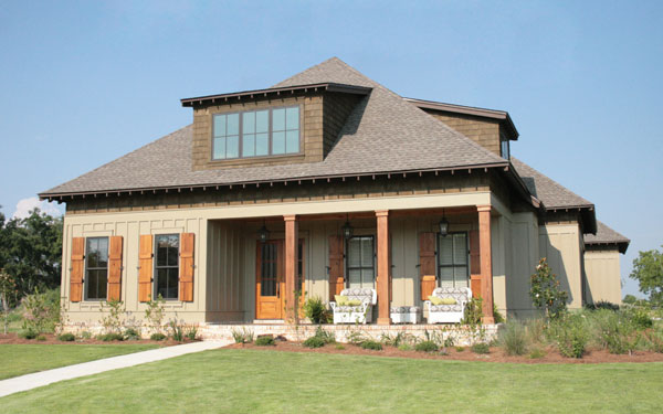 Green house design with Craftsman style