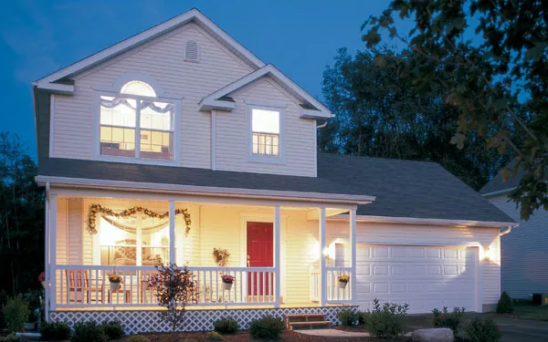 country hous eplan with bold red door